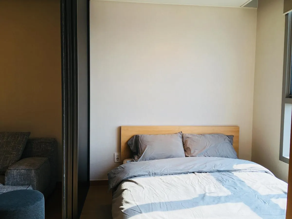 אינצ'ון The November Stay In Honestar 2*,